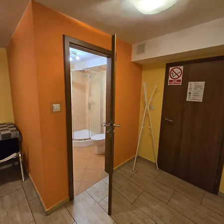 Apartment Mieszkanie W Suterenie