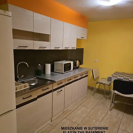 Mieszkanie W Suterenie Apartment