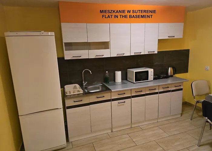 Mieszkanie W Suterenie *